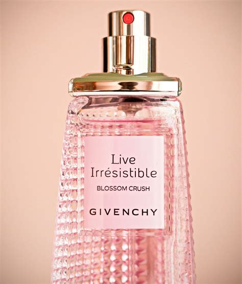 givenchy very irresistible blossom crush